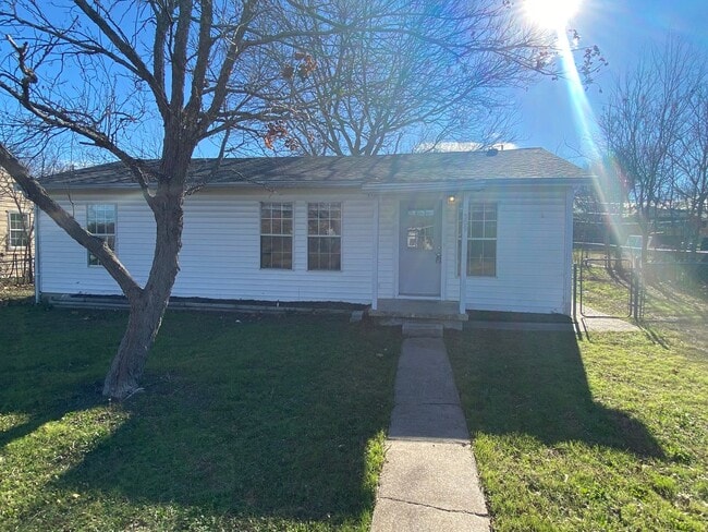 property at 309 W Lincoln Ave