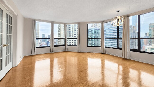 405 N Wabash Ave in Chicago, IL - Foto de edificio - Building Photo