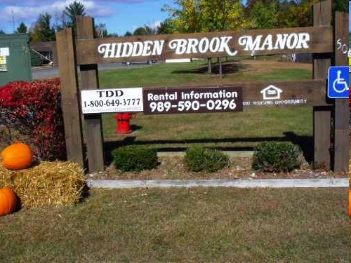 Hidden Brook Manor in Alpena, MI - Foto de edificio - Building Photo