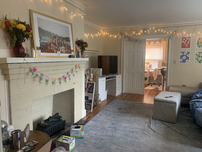 289 Foster St, Unit 1