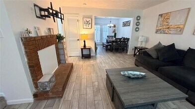 250 Mill Creek Pl in Roswell, GA - Building Photo - Building Photo