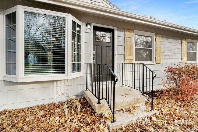 7641 Falmouth St in Prairie Village, KS - Foto de edificio - Building Photo