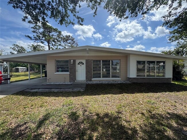 1609 Banyan Dr