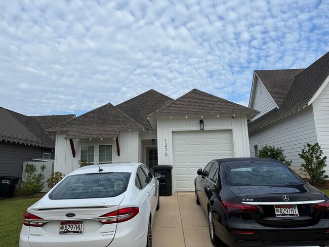 1270 Woodland Circle in Opelika, AL - Building Photo - Building Photo