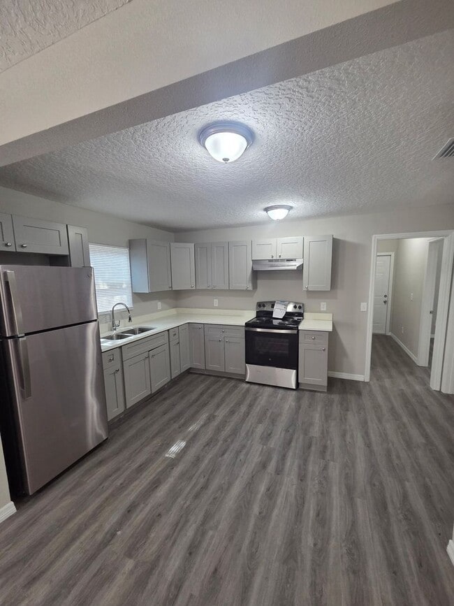 8730 Hare Ave in Jacksonville, FL - Building Photo - Building Photo
