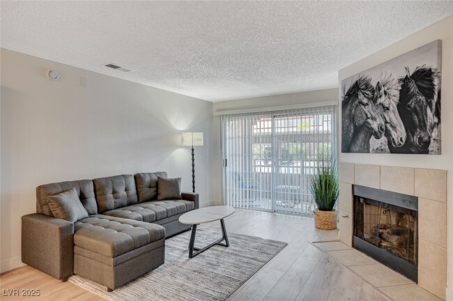 2200 S Fort Apache Rd in Las Vegas, NV - Building Photo - Building Photo