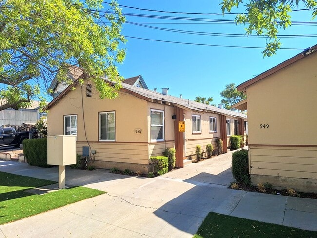 property at 951 S Third St