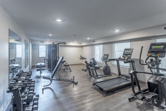 Maple Crest Place in Edmonton, AB - Building Photo - Interior Photo