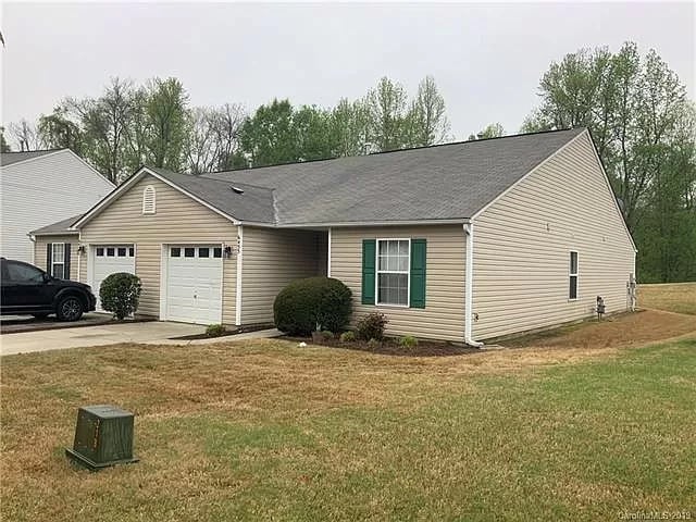 Room in House on Ziegler Ln in Charlotte, NC - Building Photo