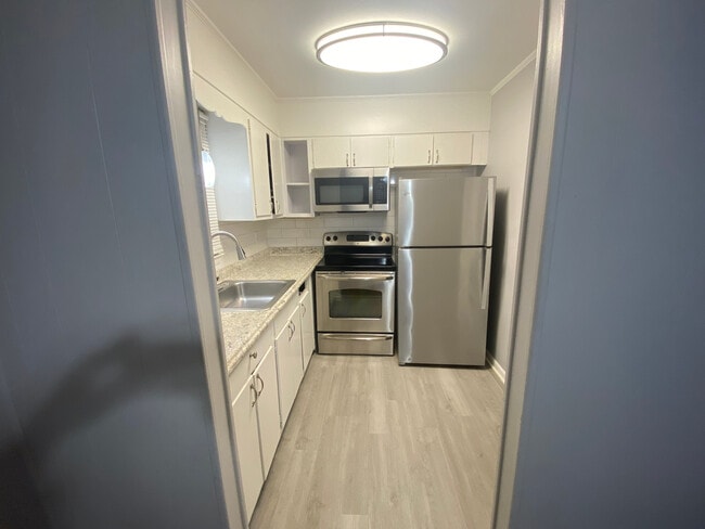 property at 200 Greenbriar Rd