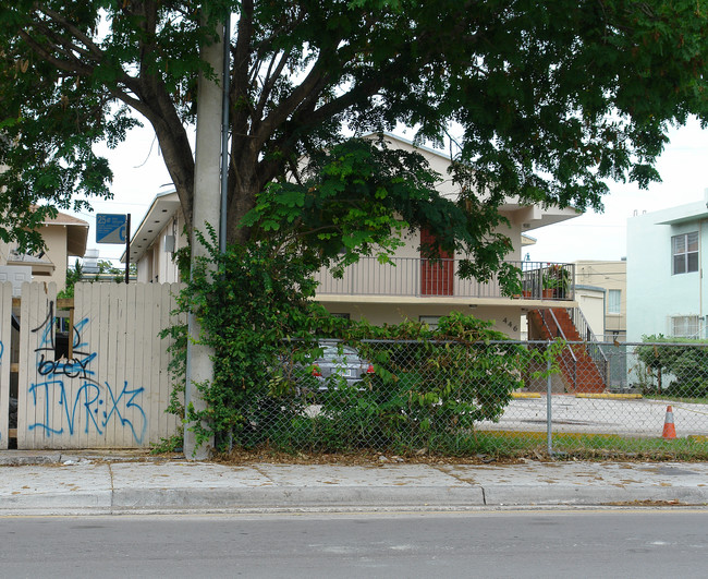 446 SW 7th St in Miami, FL - Building Photo - Building Photo