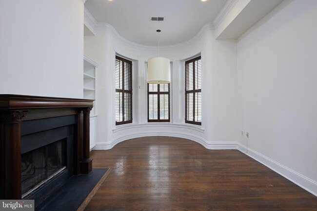 property at 1702 Q St NW