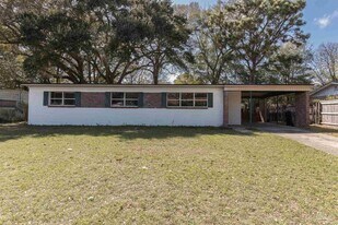 4513 Guerlain Way in Pensacola, FL - Building Photo