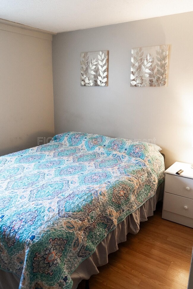 707 W Race St in Kingston, TN - Foto de edificio - Building Photo