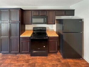 10535 Mills Rd in Houston, TX - Building Photo - Building Photo
