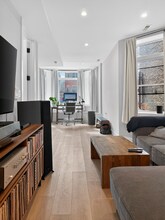 2818 W Fletcher St in Chicago, IL - Foto de edificio - Building Photo