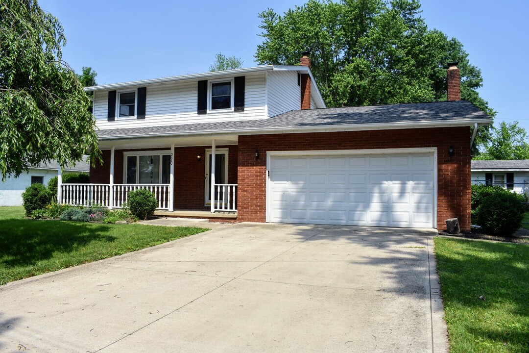 220 OHIO ST in Sunbury, OH - Foto de edificio