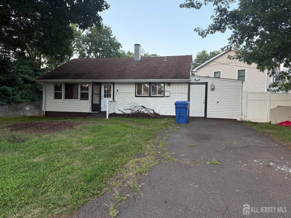 1211 Stelton Rd in Piscataway, NJ - Building Photo