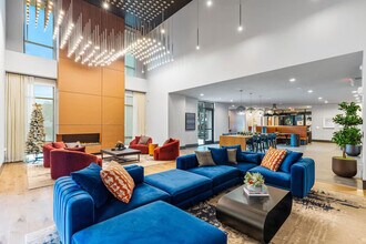 9127 Research Blvd in Austin, TX - Foto de edificio - Building Photo