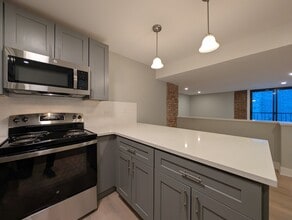 1214 N La Salle Dr, Unit J4 in Chicago, IL - Foto de edificio - Building Photo