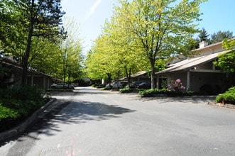 The Green Condominiums in Bellevue, WA - Building Photo - Building Photo