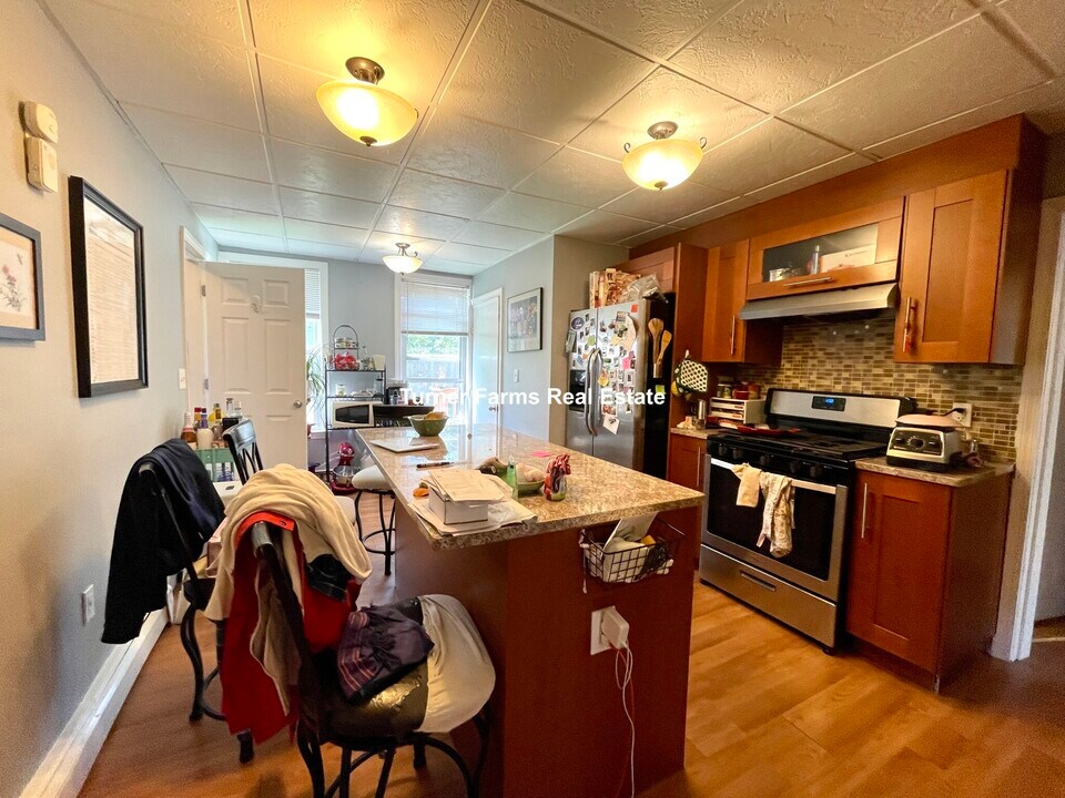 75 Lyman Ave, Unit 75 in Medford, MA - Foto de edificio