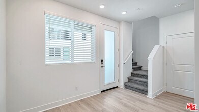 1679 Lexington Ln in Los Angeles, CA - Building Photo - Building Photo