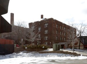 Twin Court Apartments in Minneapolis, MN - Foto de edificio - Building Photo