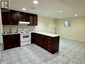 14 Garnet Ave in Toronto, ON - Building Photo - Building Photo