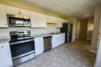 7117 Tollhouse Dr in Fayetteville, NC - Building Photo - Building Photo
