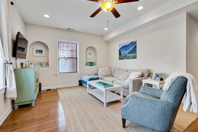 1823 W Leland Ave, Unit 1