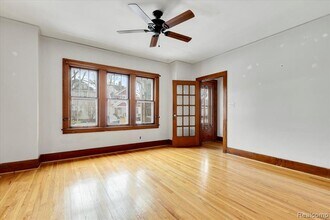 1318 Wayburn St in Grosse Pointe, MI - Building Photo - Building Photo