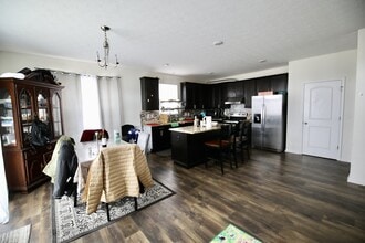 216 Old Bay Dr in Pataskala, OH - Building Photo - Building Photo