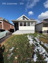 990 Josephine Ave in Windsor, ON - Building Photo