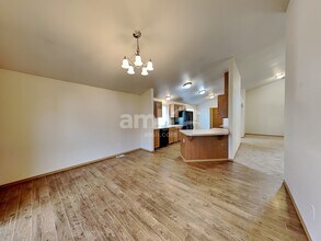 4911 204th St E in Spanaway, WA - Building Photo - Building Photo