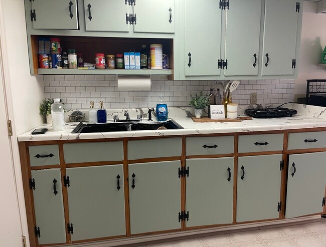 4331 Sadie Ln in Louisville, KY - Foto de edificio - Building Photo