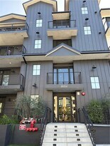 10352 Riverside Dr in Los Angeles, CA - Building Photo