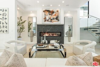1621 N Fairfax Ave in Los Angeles, CA - Building Photo - Building Photo