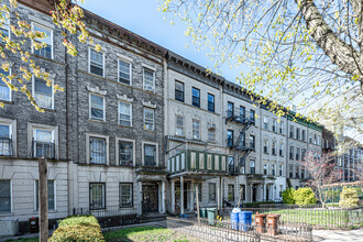 850 Eastern Parkway in Brooklyn, NY - Building Photo - Building Photo