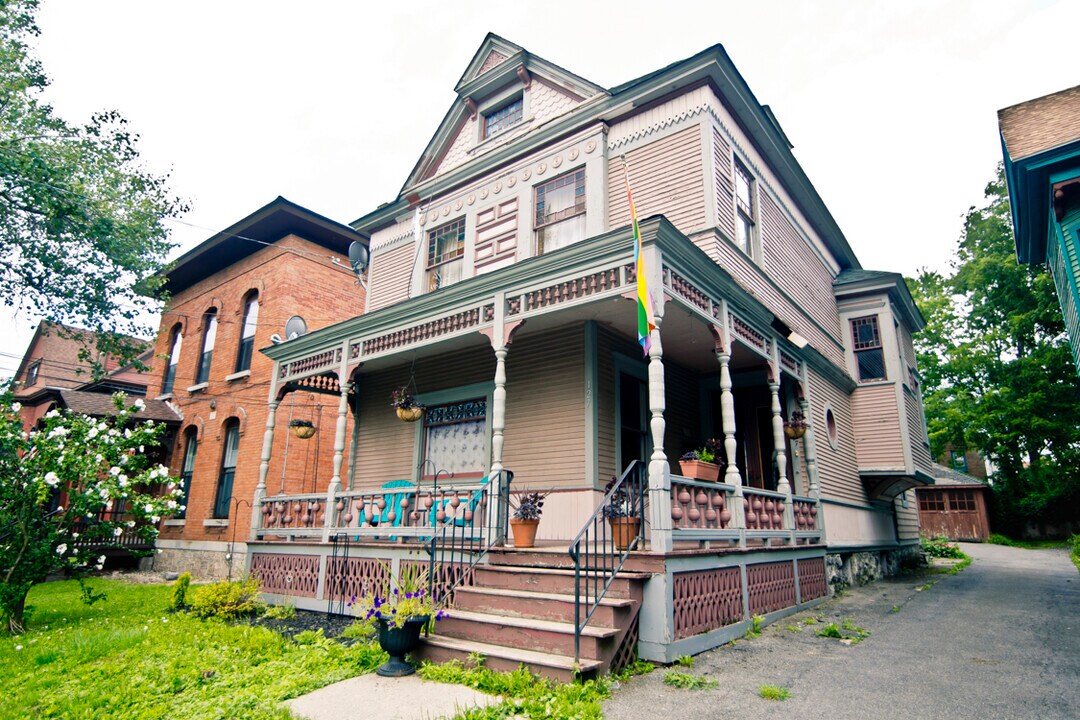 127-135 Green St in Syracuse, NY - Building Photo