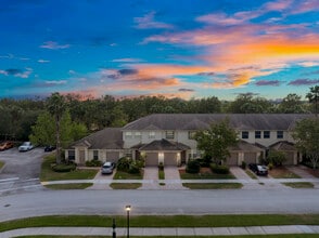 9945 E Villa Cir in Vero Beach, FL - Foto de edificio - Building Photo