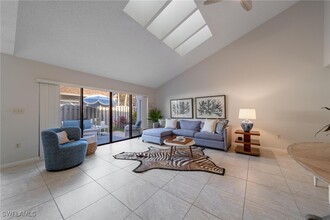 878 Meadowland Dr in Naples, FL - Foto de edificio - Building Photo