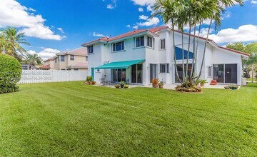1120 NW 179th Ave in Pembroke Pines, FL - Building Photo - Building Photo