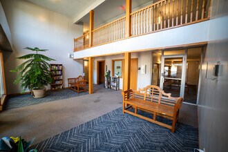 Parkview Apartments in Bloomington, MN - Foto de edificio - Building Photo