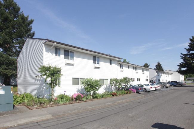 Golden Hemlock Apartments in Tacoma, WA - Foto de edificio - Building Photo