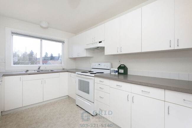 property at 7128 SE 83rd Ave