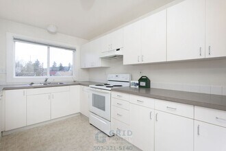 7128 SE 83rd Ave in Portland, OR - Building Photo - Building Photo