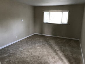 219 E St John St in San Jose, CA - Building Photo - Building Photo