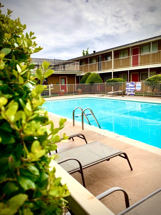 Newport Granada Apartments in Oklahoma City, OK - Building Photo