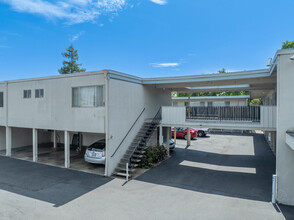 Palos Verdes Apartments in Redwood City, CA - Building Photo - Building Photo